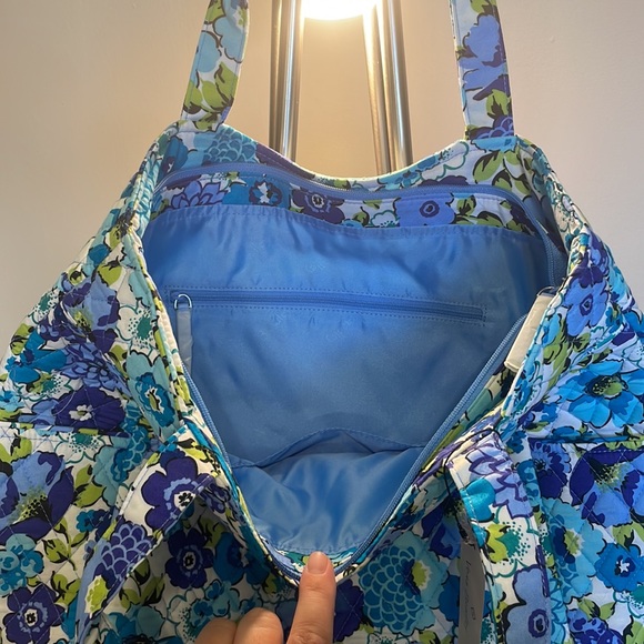 Vera Bradley Factory Pleated Tote - NWT!! - Picture 3 of 8
